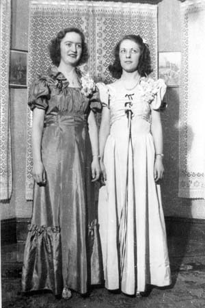 Jeannette(16)&Lucille(17)